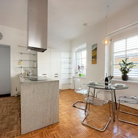 Charming Starry Night Apartamento Liubliana