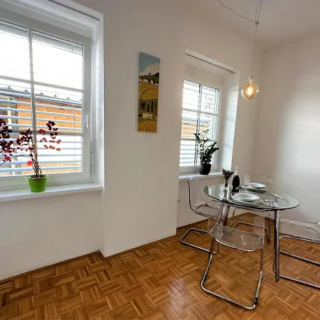 Charming Starry Night * Λιουμπλιάνα