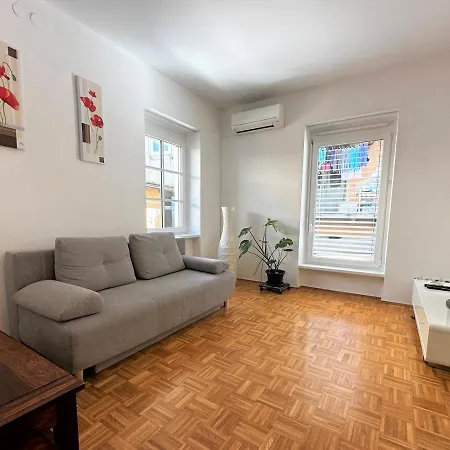 Charming Starry Night * Λιουμπλιάνα